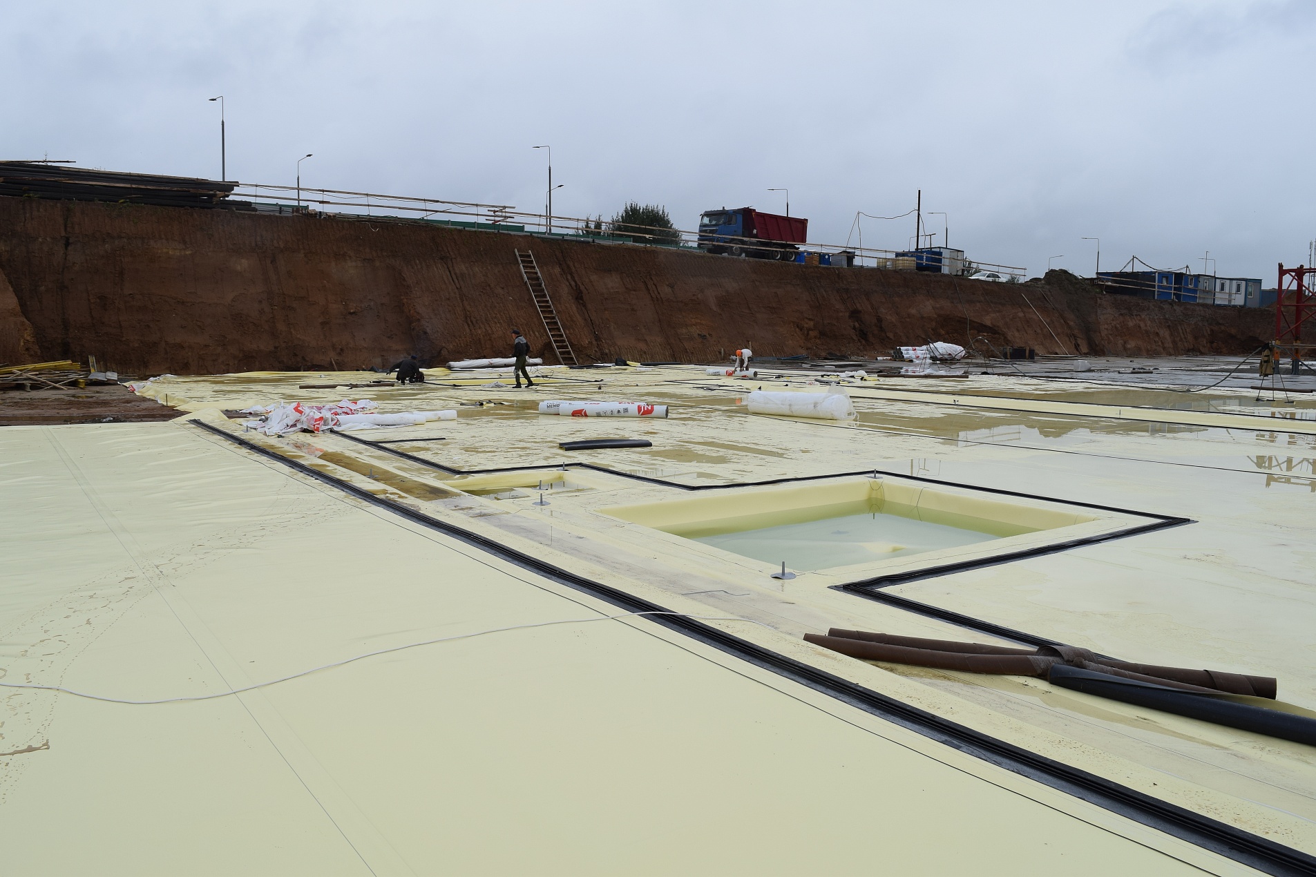 Защищаем фундамент: обзор систем гидроизоляции с ПВХ-мембранами LOGICBASE